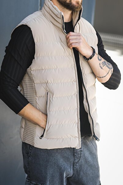 since 1990 man سترة رجالية من مانلوردي بتفاصيل محبوكة وجيوب وياقة عالية من قماش نوفا اللامع