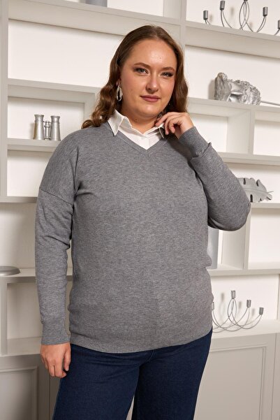 RMG Πλεκτό πουλόβερ με λαιμόκοψη σε σχήμα V σε μεγάλο μέγεθος ανθρακί