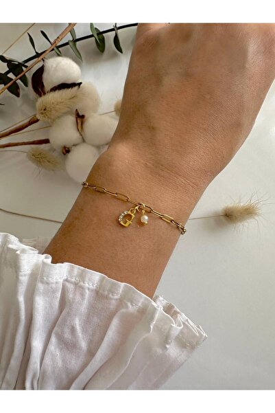 NevoAccessory سوار نسائي من الفولاذ بحرف G – لا يفقد بريقه، قابل للتعديل، تصم...