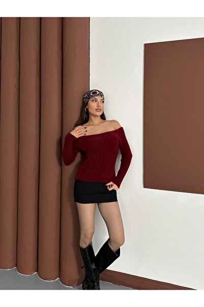 LE CARAMBOLE Women's Burgundy Madonna Collar Soft Sweater