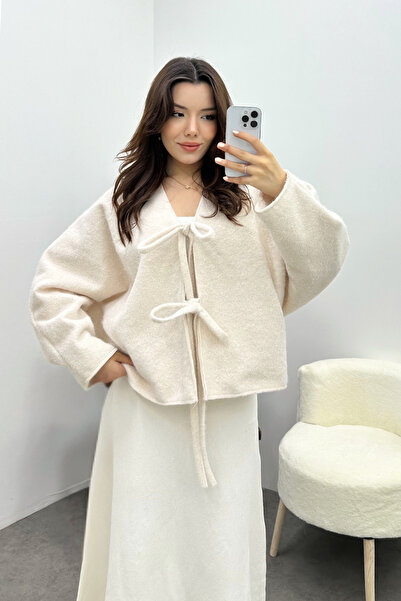 Ladima سترة نسائية من الكاشmir المستورد بتفاصيل دانتيل بلون إكرو