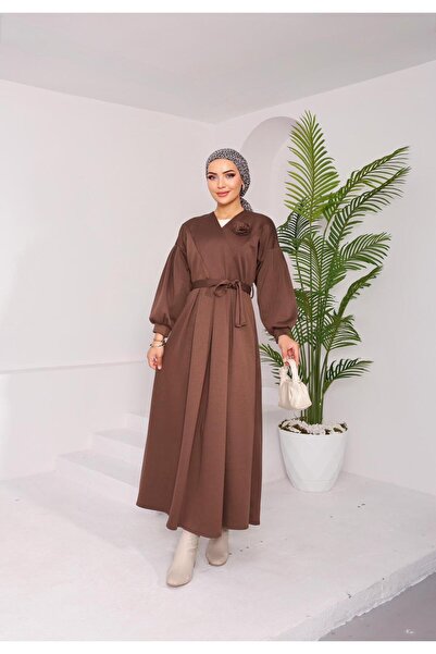 QUAWEAR V-Neck Belted Waist Pleated Rose Accessory Imported Knitted Fabric Full Length Dress