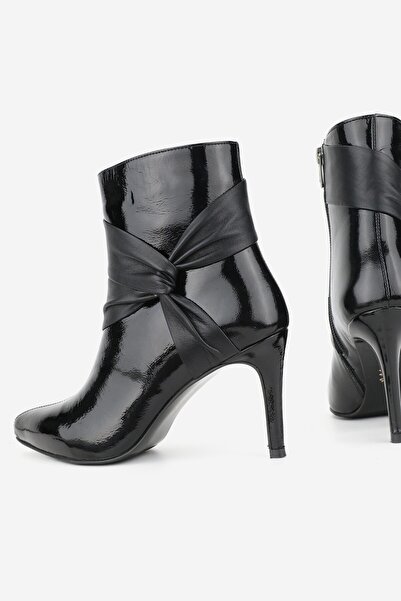 TUNAELLİ KADIN SİYAH RUGAN HAKİKİ DOĞAL DERİ 35-41 NUMARA İNCE TOPUKLU SİVRİ BURUNLU BOT & BOOTİE