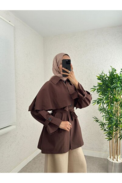 BisuModa PELERİN GÖRÜNÜMLÜ KISA TRENÇKOT