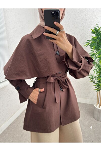 BisuModa PELERİN GÖRÜNÜMLÜ KISA TRENÇKOT