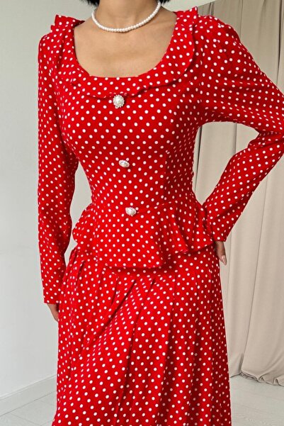 MODA Rochie roșie cu volan cu buline