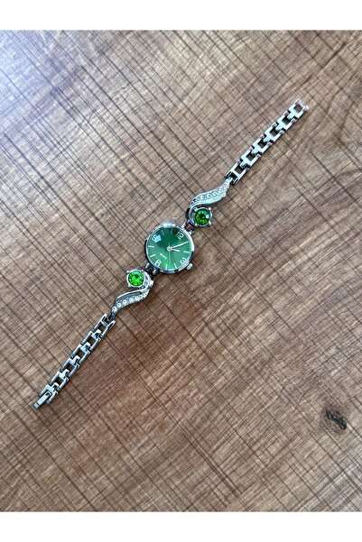 LOOQ Vintage Zircon Stone Detailed Women's Wristwatch