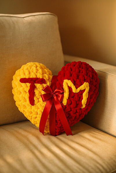 NURDAY Gs Romantic Heart Pillow with Set - Valentine's Day Lettered Heart Pillow - Gift and Decoration