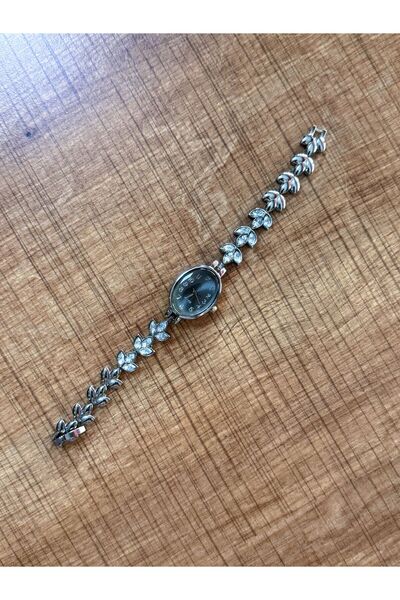 LOOQ Vintage Women's Wristwatch with Zircon Stone Detail