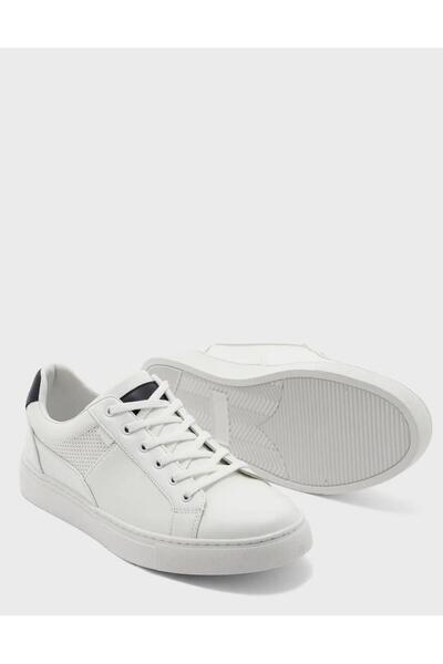 Robert Wood Essential Casual Sneakers
