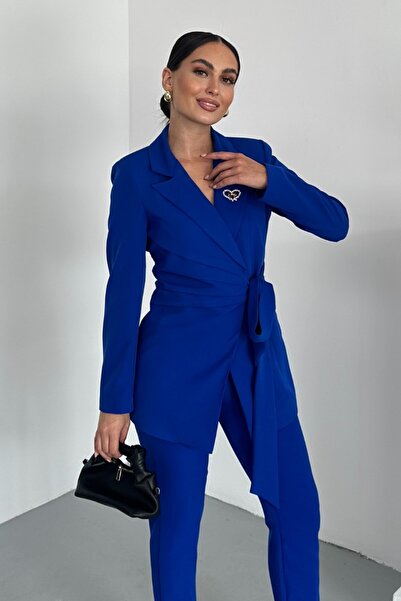 spirituel Women's Two-Piece Top and Bottom Set Stylish Belted Draped Brooch Detail Blazer Jacket Flared Leg Pants Set