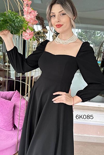 İnce Topuk Kalp Yaka Yırtmaçlı Krep Elbise 6K085