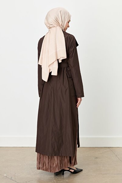 Nihan Yakası Pul Nakışlı Kuşaklı Paraşüt Giy-Çık Kahve