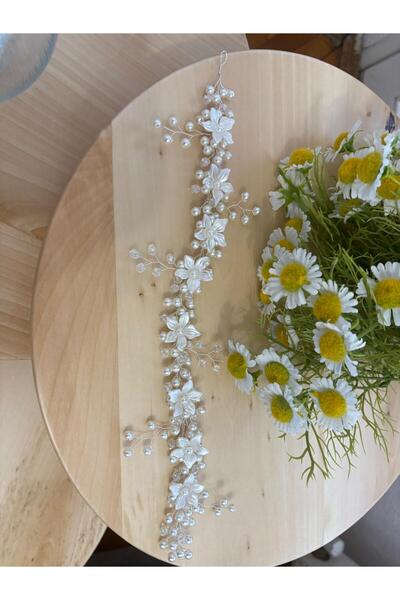 Yeşil Atölye Gelin Tacı Beyaz Krem Taşlı Çiçek Detaylı Gelin Tacı Tesettür