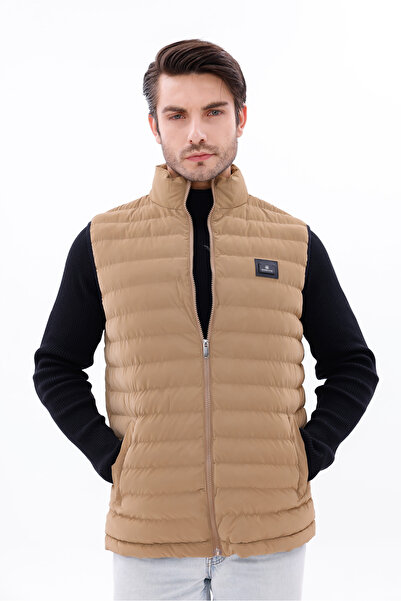 freemen سترة رجالية منفوخة من قماش نوفا خفيفة الوزن ومبطنة مع جيوب بسحاب ومقاومة للماء ومريحة