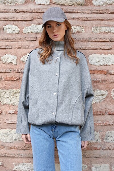 VAGGON Kadın Gri Çıt Çıt Kapamalı Çift Cepli Beli Lastikli Kaşe Ceket Vs01227