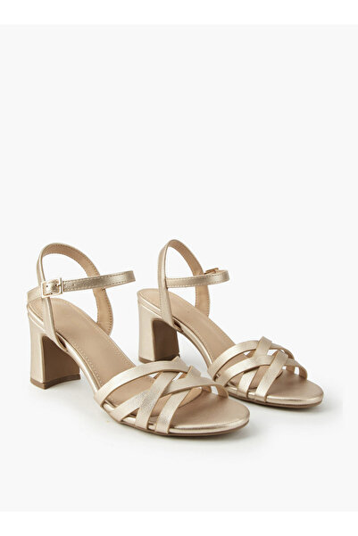 Flora Bella by Shoexpress صندل نسائي بكعب عريض وحزام متقاطع