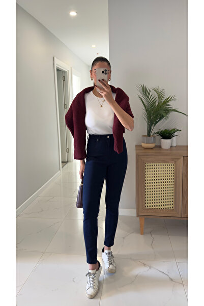 BİRCANÇİL جينز ضيق من دلفين لوري باللون الأزرق الداكن