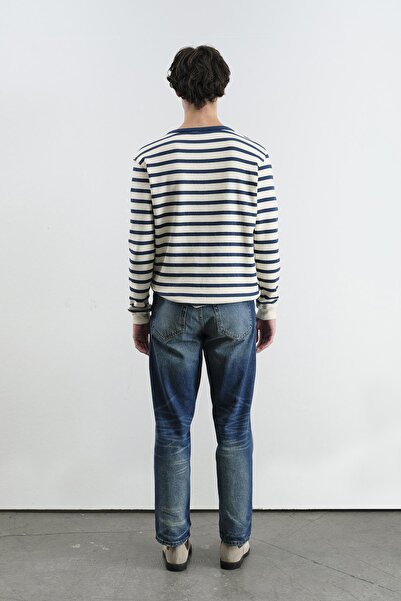 GIESTO ΜΠΛΟΥΖΑ ΜΕ ΧΟΝΤΡΕΣ ΡΙΓΕΣ ΜΕ ΜΙΑ ΜΙΣΗ ΠΑΤΑΛΙΑ ΣΕ ΣΚΟΥΡΟ ΜΠΛΕ