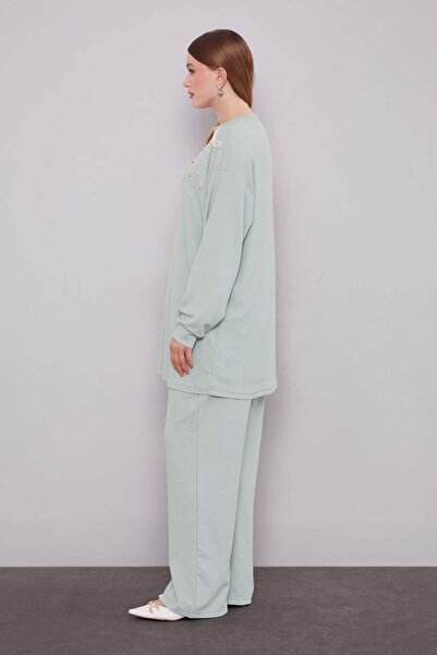 Levidor Mint Green Shoulder Star Stone Detail