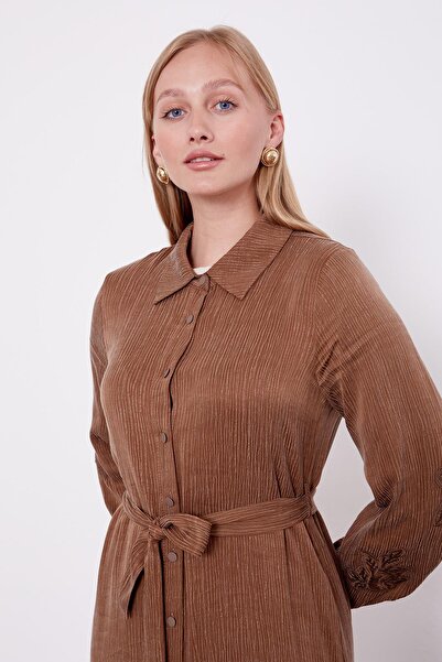 Levidor Φόρεμα Cupra με λεπτομέρεια καφέ πέτρας