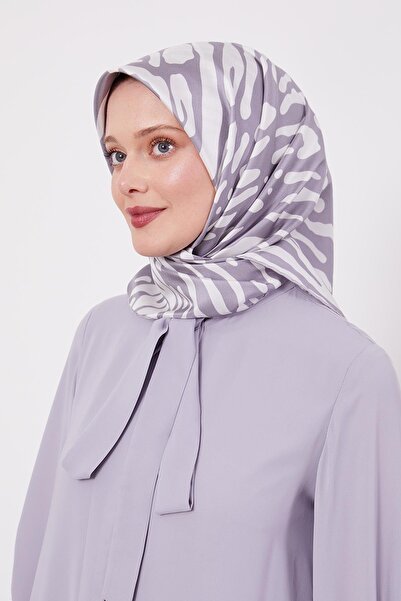 Levidor Gray Leopard Pattern Twill Silk Scarf