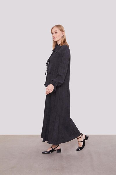 Levidor Black Ruffled Tie Detail Skirt Set