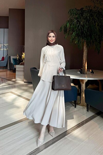 Levidor Σετ φούστα με λεπτομέρεια με μπεζ μαργαριτάρι γιακά