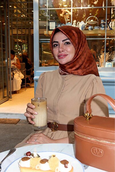 Levidor Tile Honeycomb Pattern Twill Silk Scarf