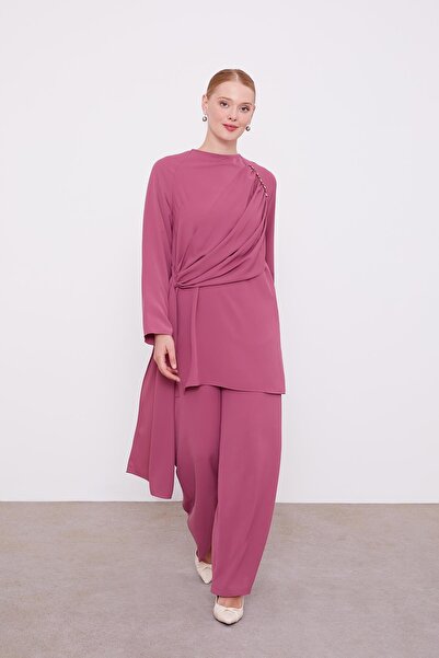 Levidor K.Pink Embroidered Detailed Double Suit