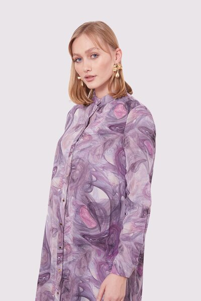 Levidor تونيك منقوش بنمط انعكاسات تجريدية باللون الأرجواني