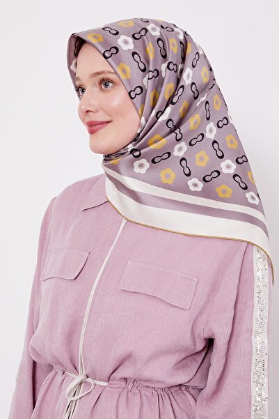 Levidor Lilac Daisy Pattern Twill Silk Scarf