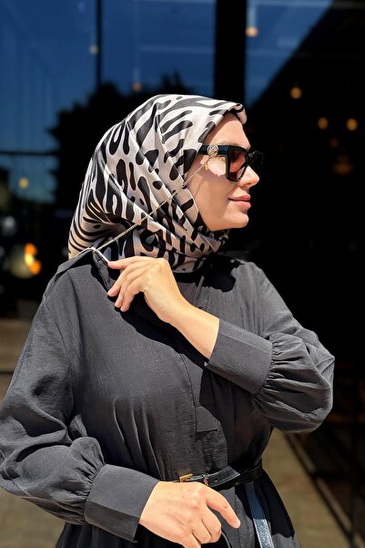 Levidor Black Leopard Pattern Twill Silk Scarf