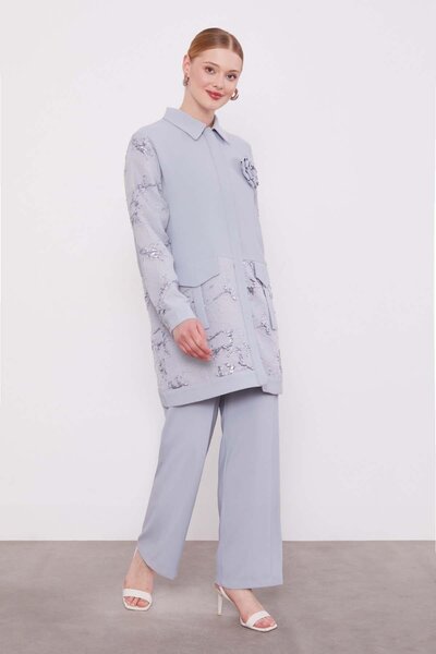 Levidor Gray Collar Rose Detailed Double Suit