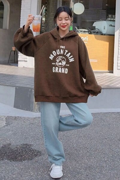 trendypassion Unisex The Mountain Printed Sweatshirt