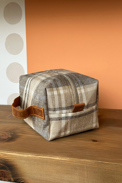 Dathcha Plaid Fabric Makeup and Travel Bag – Cosmetic Organizer, Zippered Han...