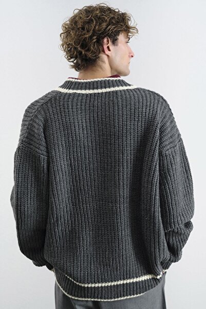 GIESTO Gray Cardigan with Gold Buttons