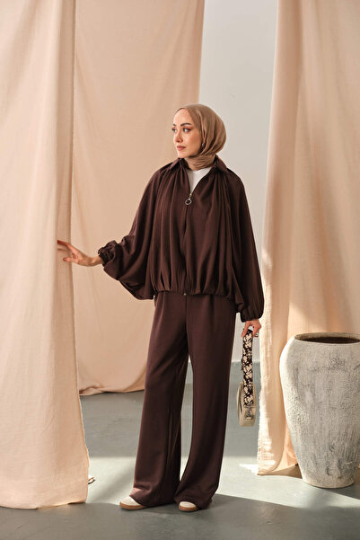 LOCCO Γυναικείο κοστούμι με μανίκια με βολάν καφέ