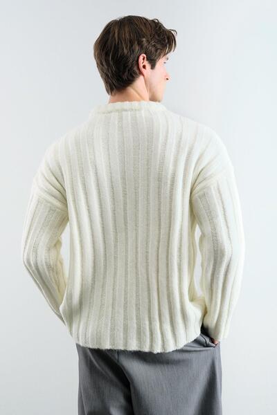 GIESTO Thick Twill Wool Ecru Sweater