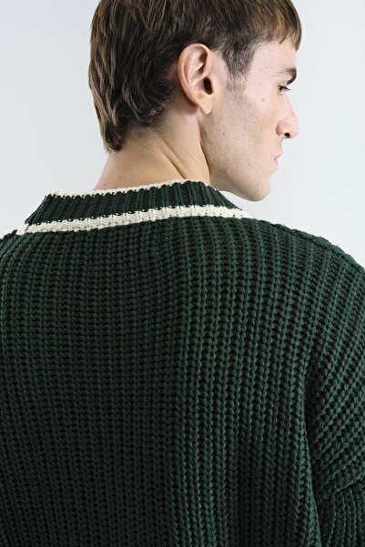 GIESTO Green Cardigan with Gold Buttons