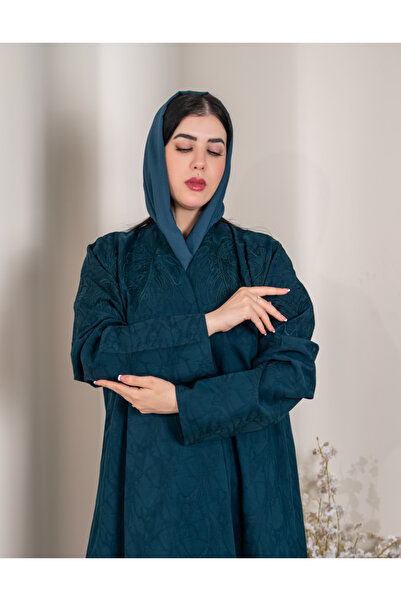 QUEEEN عباية حرير جاكار تطريز لون تركواز