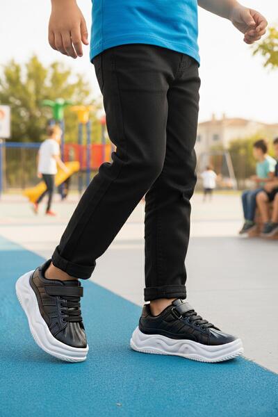 WALKWAY 2033 F Black-White Children's Sports Shoes