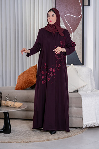 QUEEEN عباية كريب تطريز لون عنابي