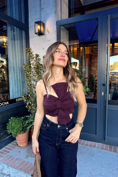 Sue Store Μπλούζα με λουράκια με λεπτομέρεια από μπορντό κορδέλα