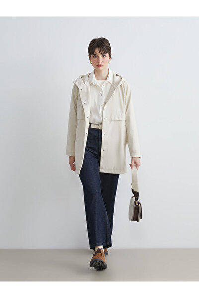 LC Waikiki Γυναικείο αδιάβροχο με κουκούλα Özmarka New Season