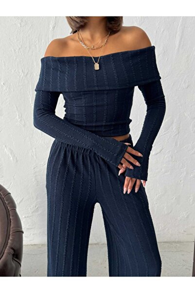 Zeynep Öykü Style Women's Madonna Collar Finger-Looped Blouse Pants Set