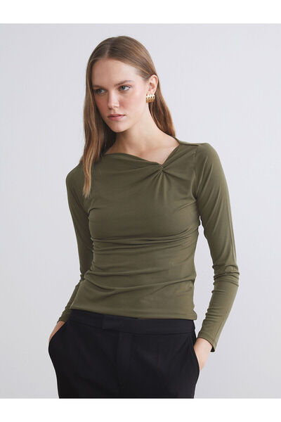 LC Waikiki Peak Yeni Sezon Asimetrik Yaka Büzgülü Bluz
