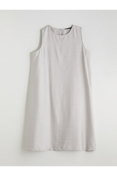 LC Waikiki Φόρεμα σε γραμμή Α με λαιμόκοψη με ανάμεικτο ύφος