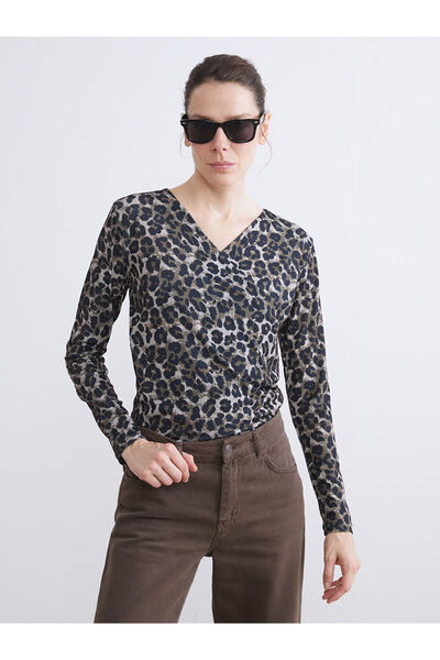 LC Waikiki Peak Yeni Sezon Büyük Beden Kruvaze Yaka Leopar Desenli Bluz