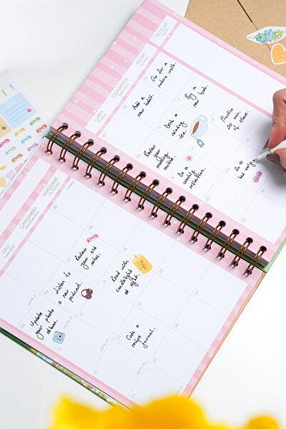 Matt Notebook 2026 A5 седмичен спирален дневник 15x21 cm - 12 месеца - мотивационни страници, хоризонтален формат